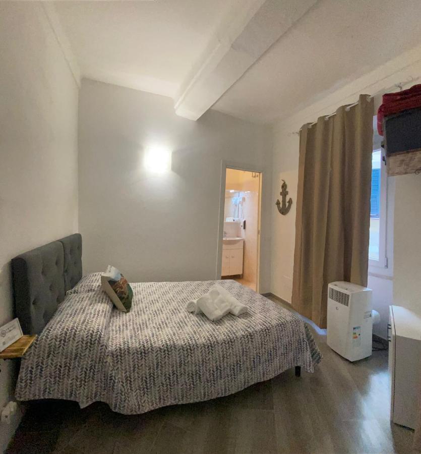 Luvegu Sciuiu Apartment เวอนาซซา ภายนอก รูปภาพ