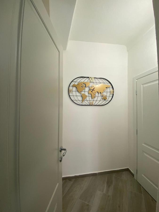 Luvegu Sciuiu Apartment เวอนาซซา ภายนอก รูปภาพ